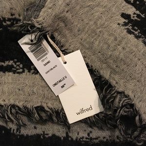 NWT Wilfred Blanket Scarf